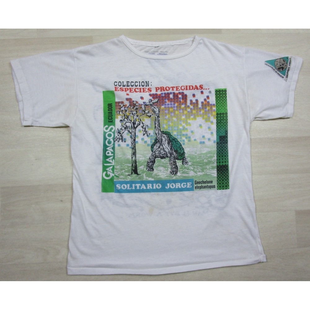 Vintage Galapagos Ecuador Souvenir T-Shirt (S/M) Lonesone George Charles Darwin